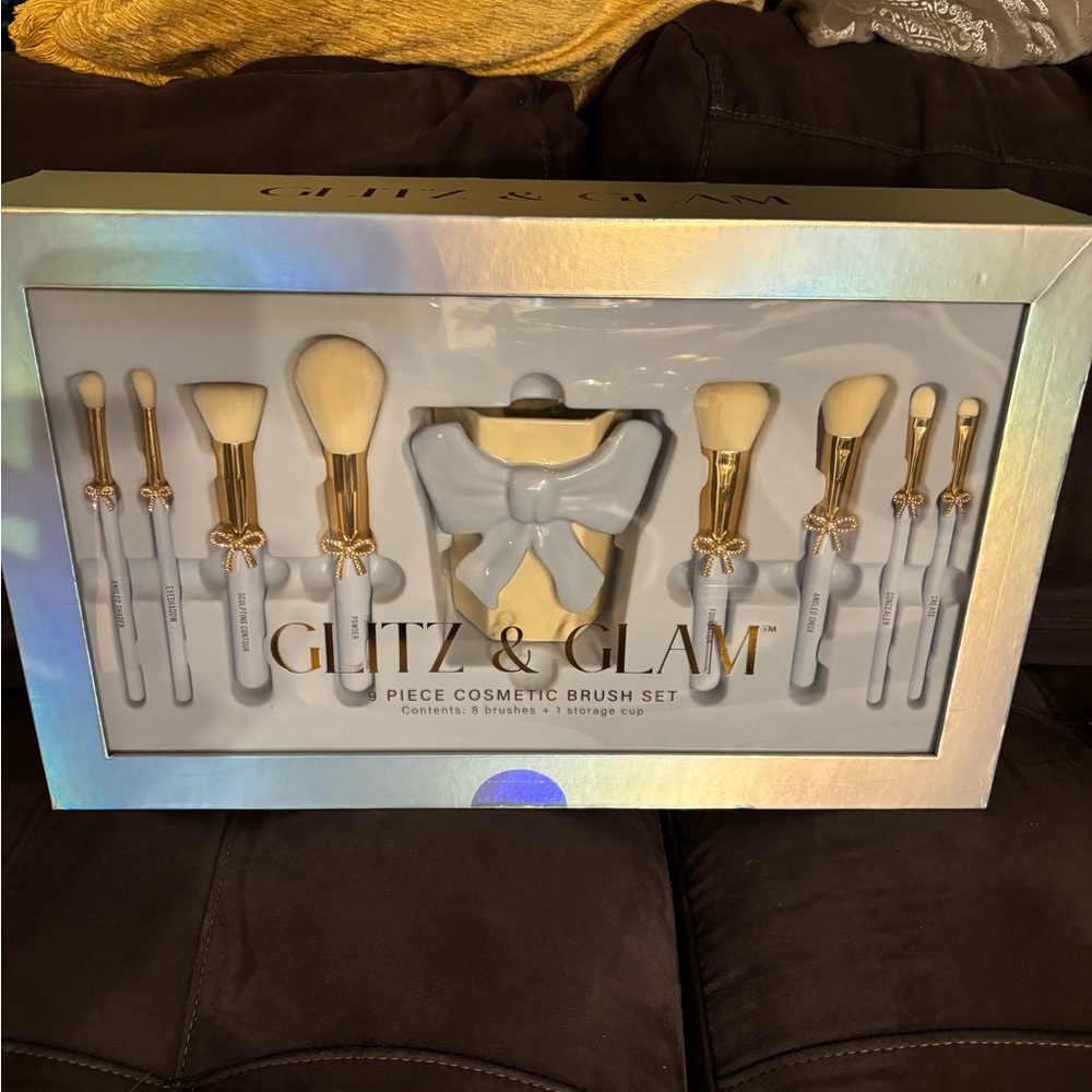Glitz & Glam Gold and White Cosmetic Brush Set